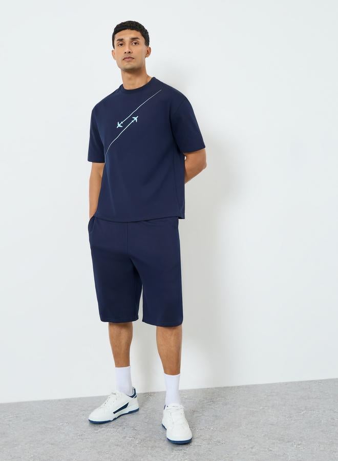 ستايلي طقم رجالي تي شيرت وشورت بطبعة بسيطة مقاس كبير - Image 1